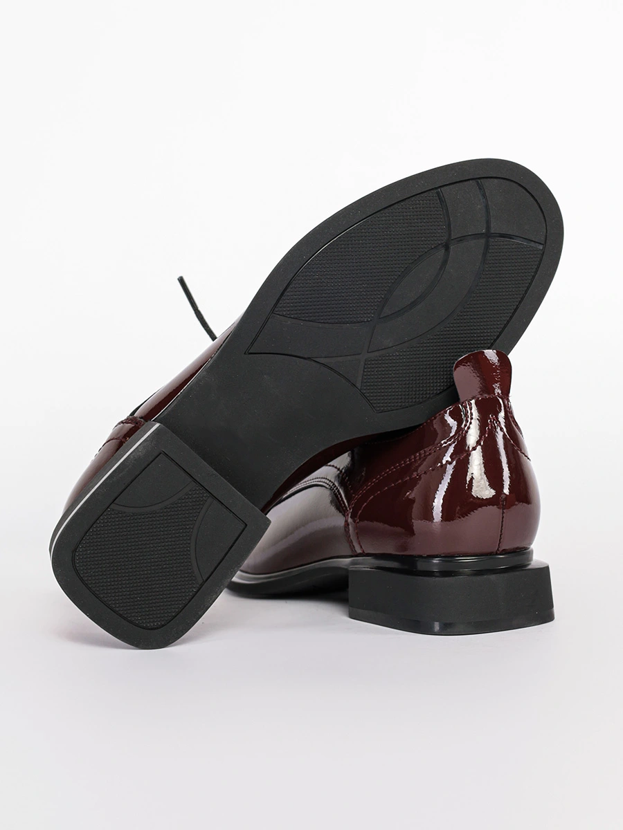 Туфли-дерби лакированные бордового цвета на низком каблуке